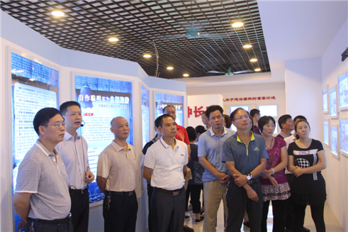 梧州市總工會(huì)組織干部職工到梧州監(jiān)獄開展警示教育活動(dòng)。.jpg