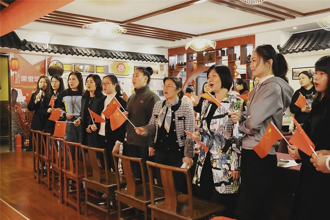 歡慶“三八”節(jié)：三月春光美，我們這樣過(guò)