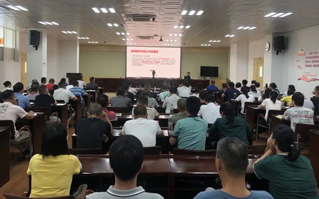 “勞模工匠進(jìn)學(xué)校、思政教師進(jìn)企業(yè)”活動丨“思政課”從三尺講堂搬到企業(yè)一線