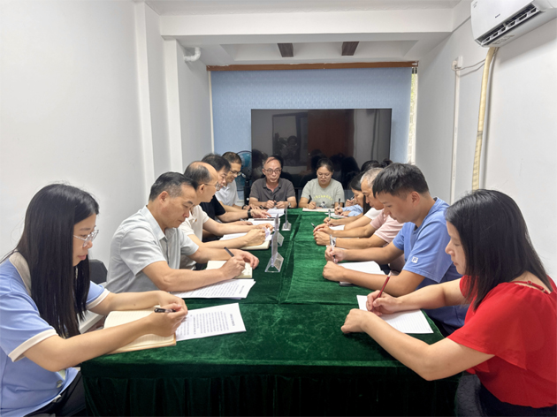 市總工會(huì)調(diào)研組到萬秀區(qū)、長(zhǎng)洲總工會(huì)指導(dǎo)交流工會(huì)工作