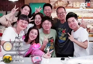 打工新鮮事丨一邊“上課”，一邊“賣大米”，被他的直播語錄圈粉了~